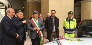 Il Comune dona un pick up ai volontari di Fare Ambiente