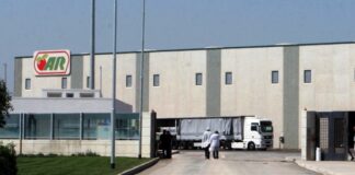 Imponevano il pizzo agli autotrasportatori fermi alla AR Princes