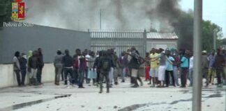 Rivolta al Cara: 17 arresti