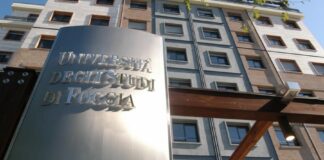 Esami universitari copiati via Whatsapp: indagati 19 studenti