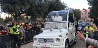 Papa Francesco: «Padre Pio è stato un apostolo del confessionale»