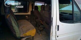 Trasportava 11 braccianti in un furgone: arrestato 53enne gambiano
