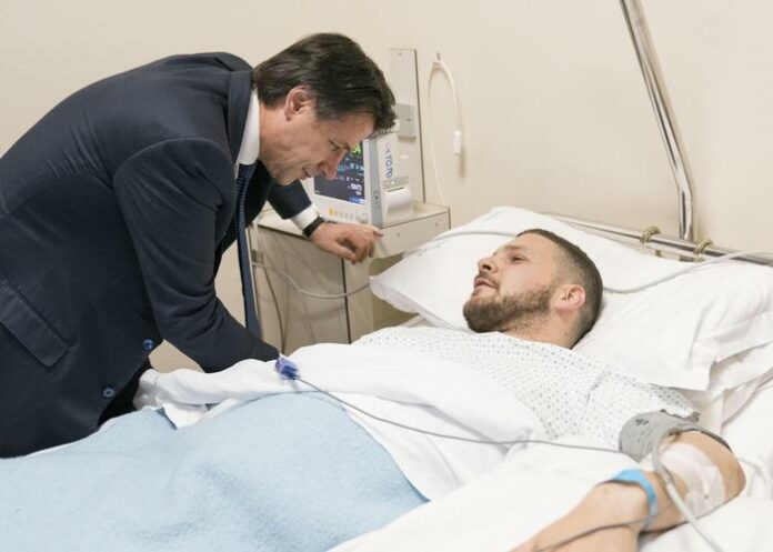 Carabiniere ucciso: Conte in ospedale visita militare ferito