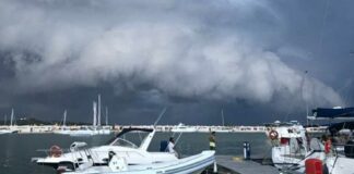 Tromba d’aria a Marina di Lesina: paura e danni in spiaggia