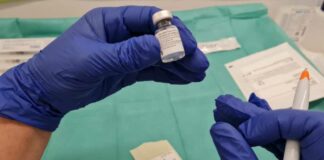 Vaccini somministrati a familiari e conoscenti di operatori sanitari: 8 indagati