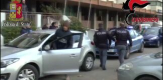 “Banda del Buco” colta in flagrante in una gioielleria del centro: 4 arresti