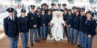 Una delegazione della Polizia di Stato incontra Papa Francesco