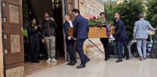L’ultimo saluto a Rachele Covino, l’anziana uccisa in casa a San Giovanni Rotondo