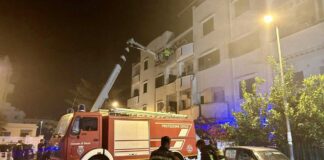 Paura a Vieste per un incendio in una palazzina, messe in salvo 25 persone