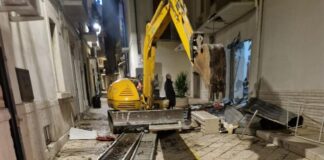 Notte folle ad Apricena: commando assalta gioielleria e “blocca” la caserma dei Carabinieri