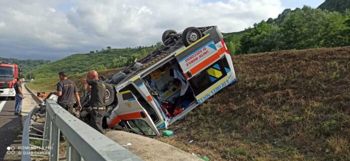 ambulanza ribaltata orta nova misericordia