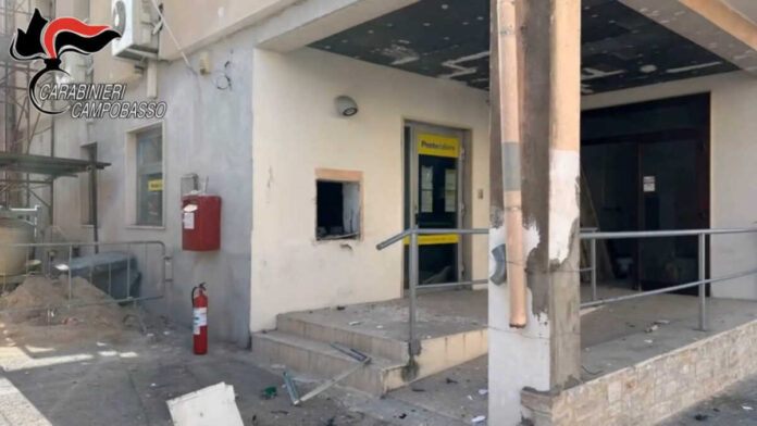 Campobasso assalto bancomat