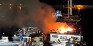 Fiamme e paura al porto turistico di Vieste: imbarcazioni a fuoco