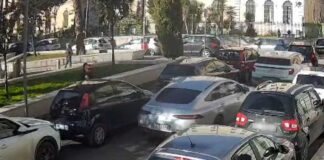 Ad appena 14 anni chiede estorsione per la restituzione di un’auto rubata