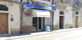 Castelluccio Valmaggiore, “spaccata” in gioielleria: rubati monili e gioielli