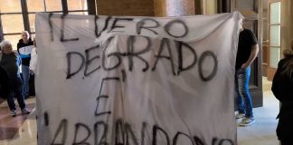 Tensione in consiglio comunale: irruzione dei residenti di Ordona Sud contro il centro di accoglienza