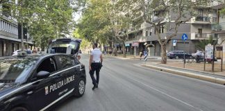 Incidente tra un’autospazzatrice dell’Amiu e una bicicletta: ciclista in ospedale
