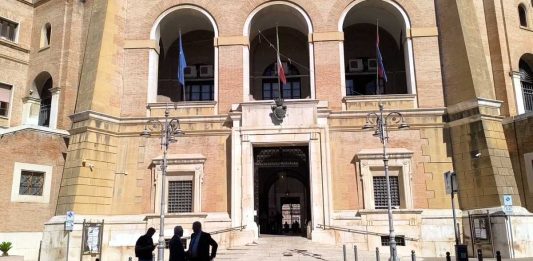 Foggia, punto e a capo: nuovo strappo al Comune