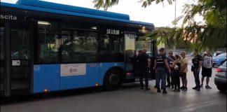 Litiga con l’autista Ataf, poi danneggia il mezzo: arrestato un 46enne