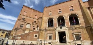 Foggia, Tari e gestione dei rifiuti finiscono in Procura: il consigliere Mainiero presenta un esposto