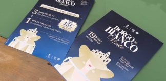 Vieste, i borghi si tingono… di bianco: le vie della città tra musica e bollicine di Puglia