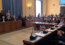 Consiglio tra emergenze e soliti veleni: via libera a Geriatria e olio, ma è scontro con i socialisti