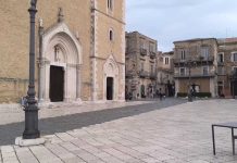 Lucera prima intitola e poi revoca una via a Giorgio Almirante. Scoppia la bufera